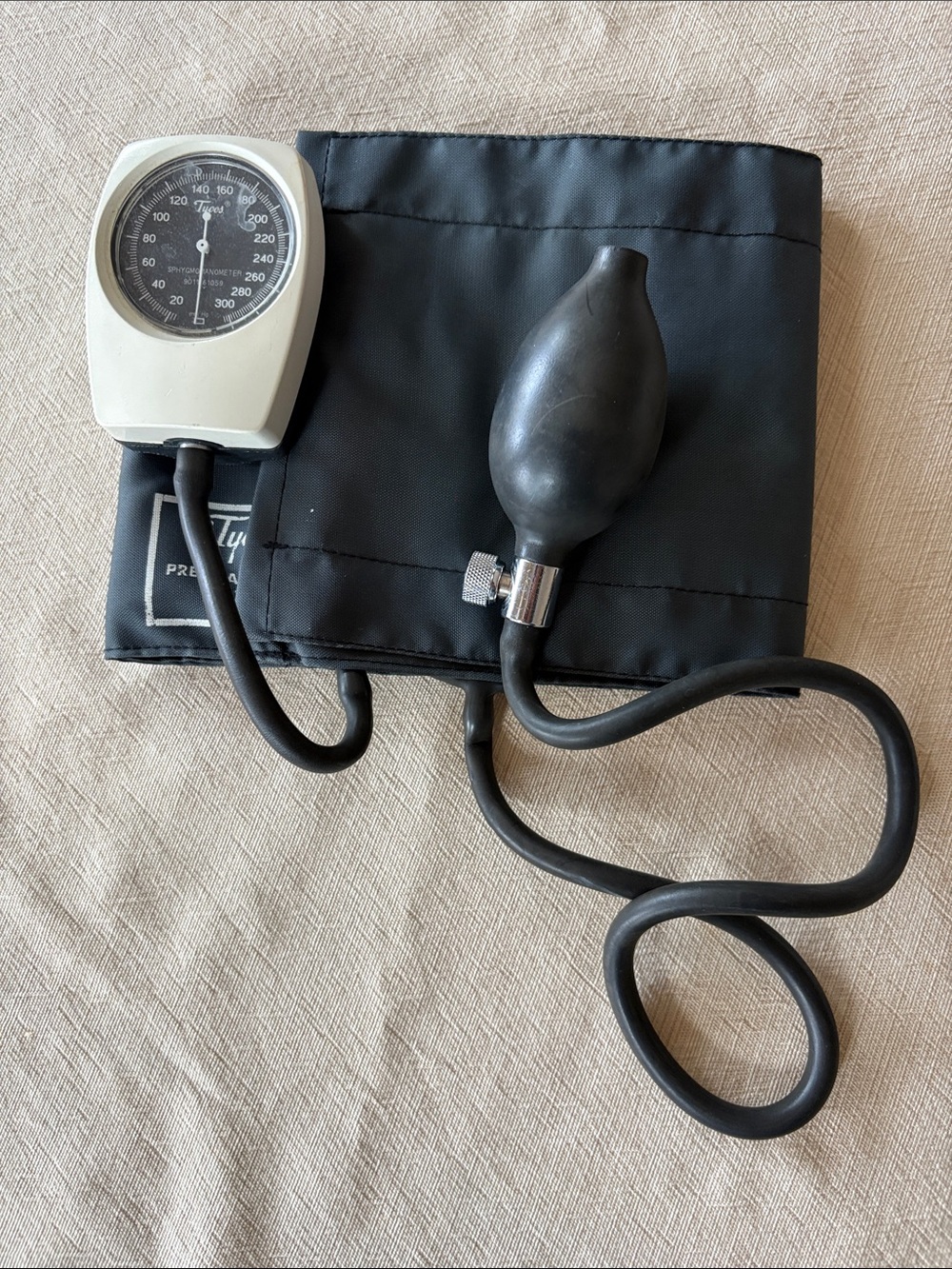 Tycos Aneroid Sphygmomanometer